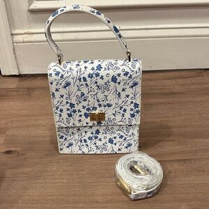 Neely & Chloe Mini Lady Floral